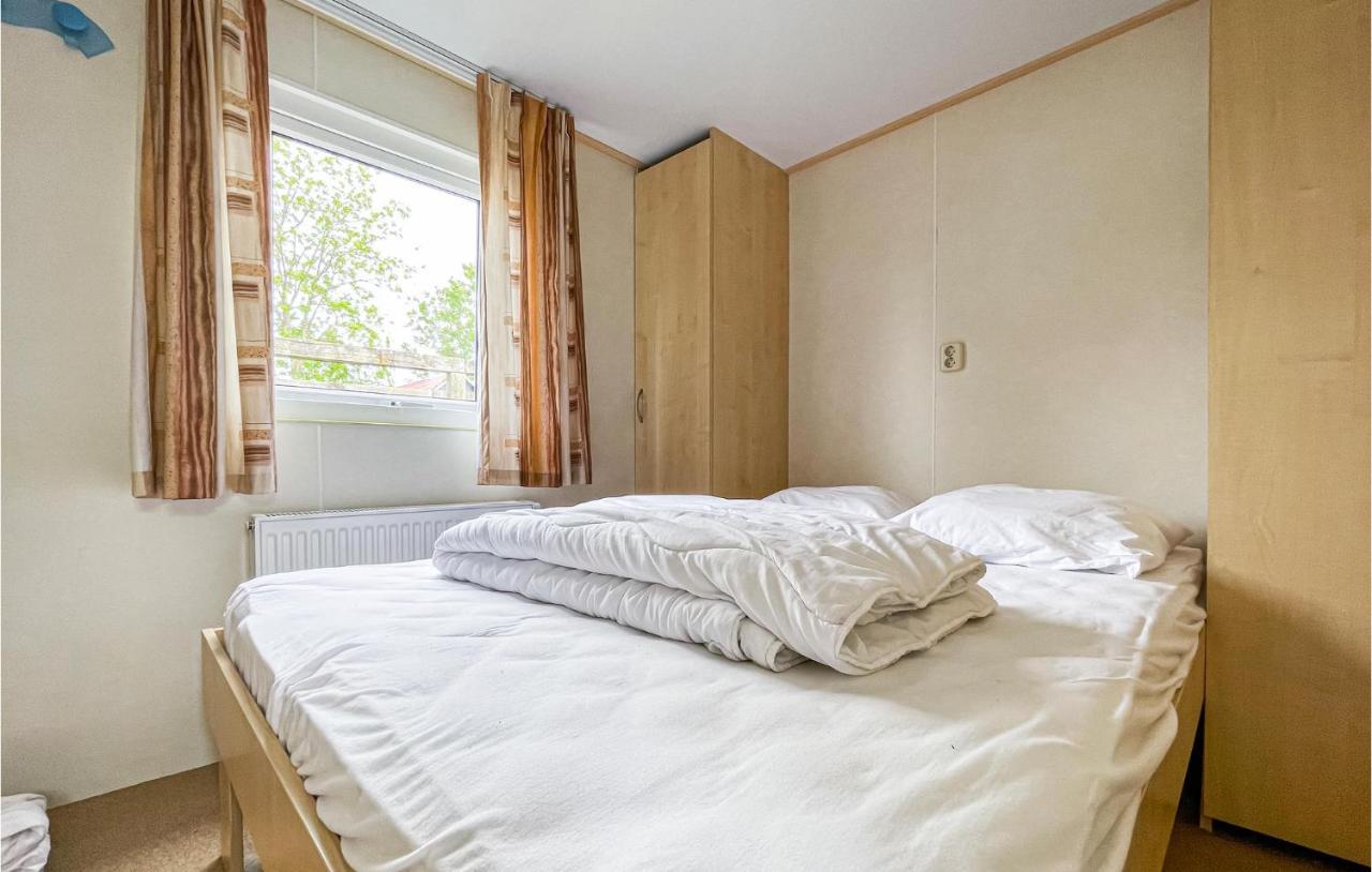 3 Bedroom Stunning Stacaravan In Tzummarum Extérieur photo