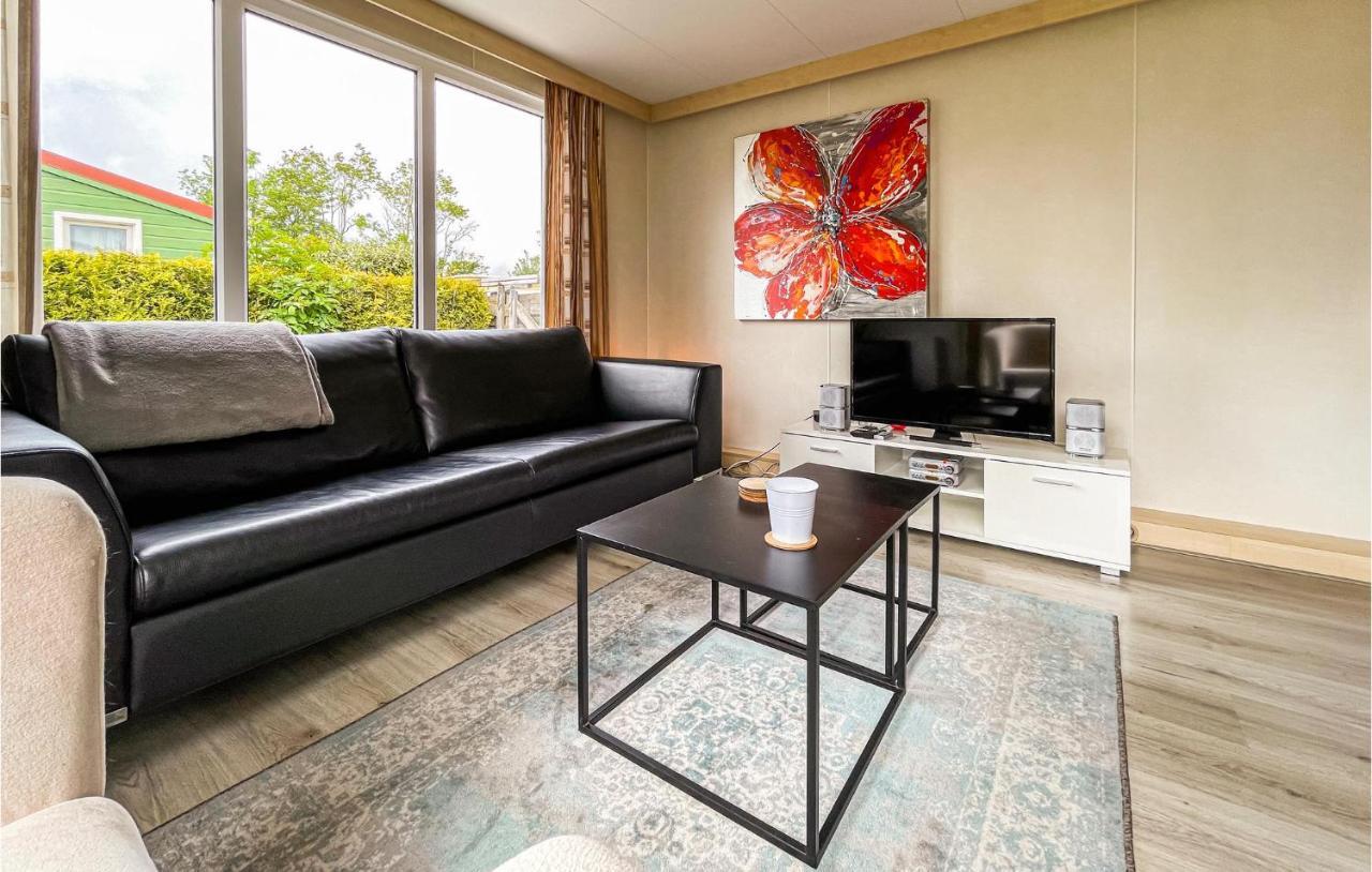 3 Bedroom Stunning Stacaravan In Tzummarum Extérieur photo